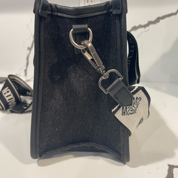 Steve Madden Black Messenger Bag Sleek and Minimalist - Picture 12 of 16